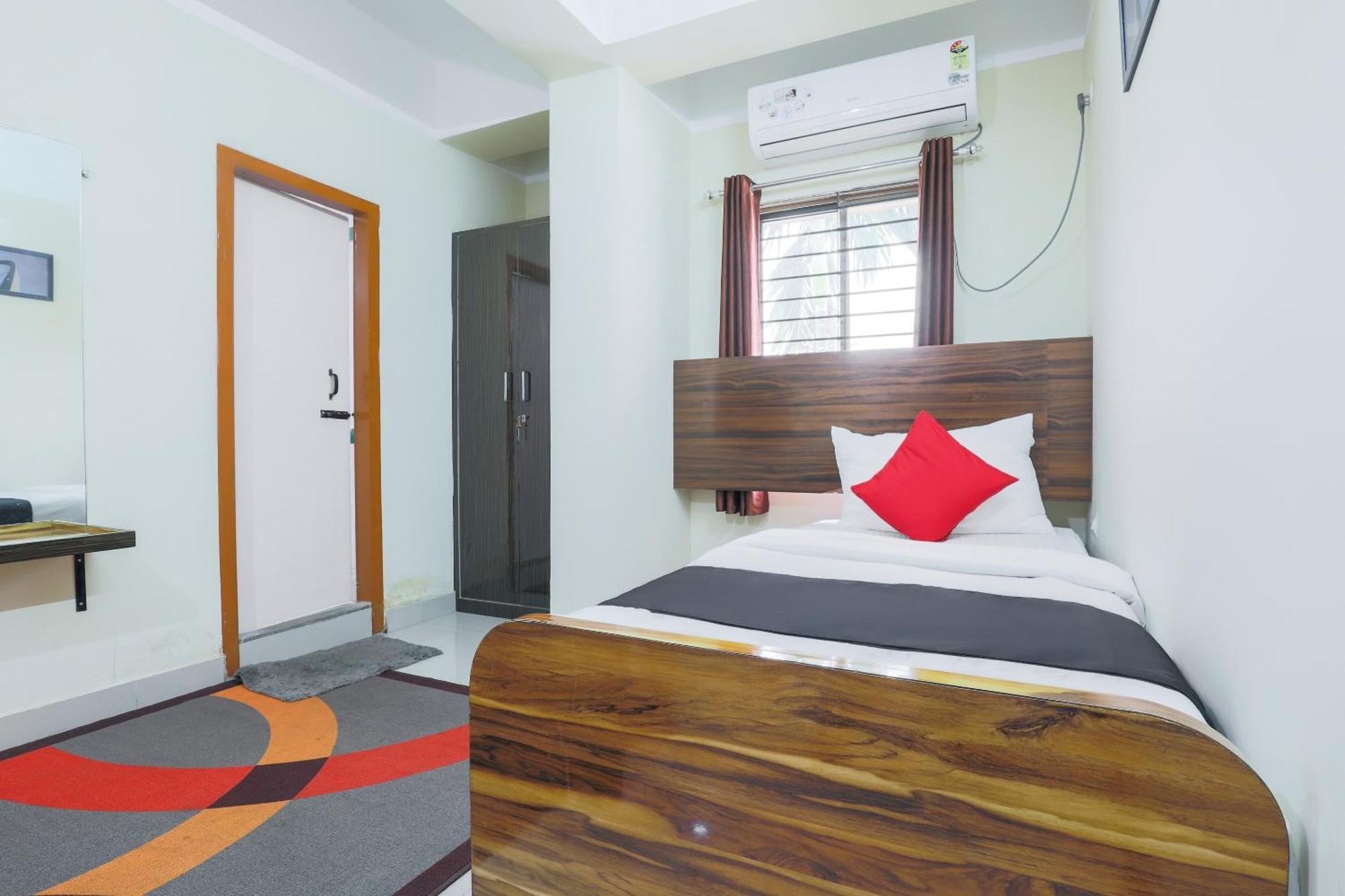 Hotel O Central Inn Dispur Esterno foto